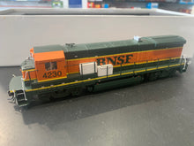 Load image into Gallery viewer, Atlas 8145 DCC sound - GE B23-7 - BNSF #4230