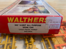 Load image into Gallery viewer, Walthers 932-3934 - 263’ 5-car all purpose Spine Set - Union Pacific