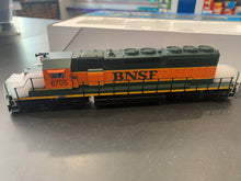 Load image into Gallery viewer, Broadway 5005 DC Sound - EMD SD40-2 - BNSF #6705