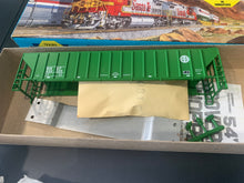 Load image into Gallery viewer, Athearn 5314 - 54’ Covered Hopper - BNSF green