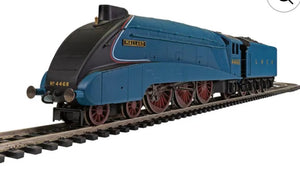 Hornby R3371 class A4 4468 ‘Mallard’ LNER blue DCC Ready